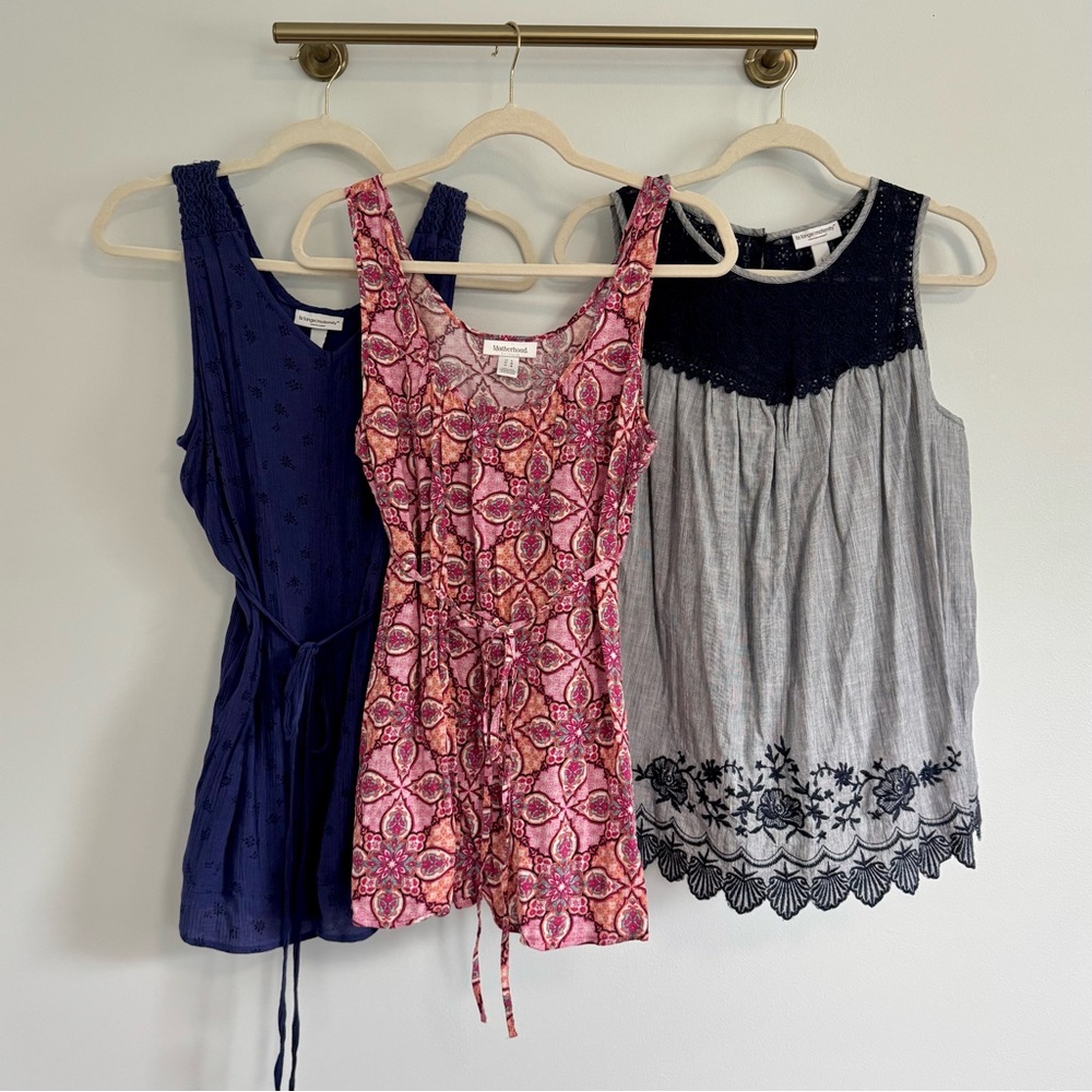 Summer Maternity lot size large - 3 tops, 1 pair of shorts, 1 pair of pants - Picture 2 of 6